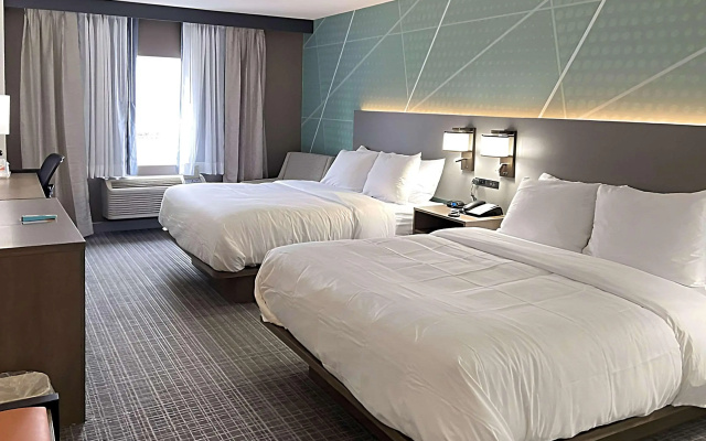 photo 4 of Comfort Inn & Suites Louisville Airport Fair & Expo