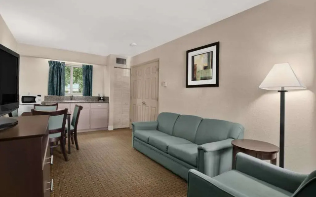 photo 5 of Ramada Limited Clearwater Hotel and Suites