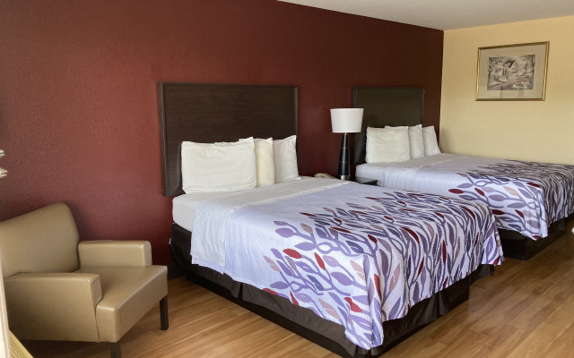 photo 3 of Red Roof Inn & Suites Cleveland, TN