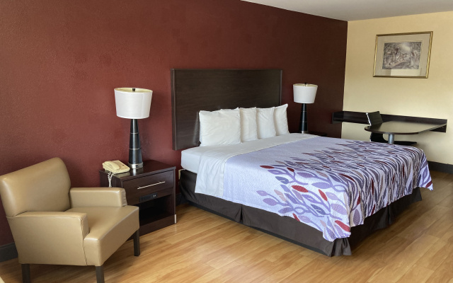 photo 5 of Red Roof Inn & Suites Cleveland, TN