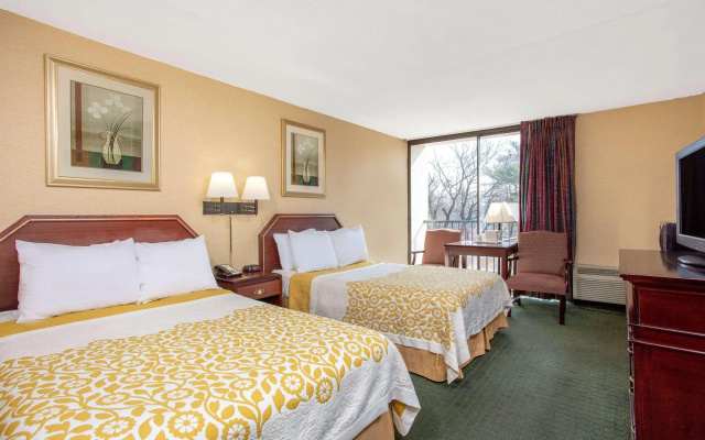 photo 2 of Days Inn by Wyndham College Park