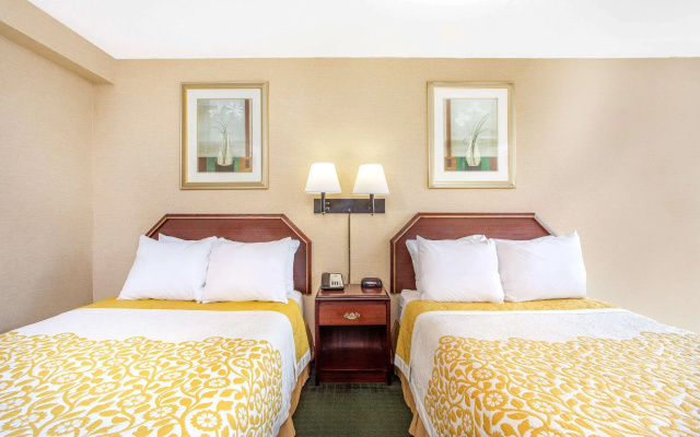 photo 4 of Days Inn by Wyndham College Park