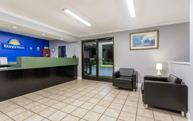 photo 2 of Days Inn by Wyndham Lugoff