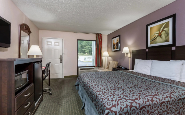 photo 3 of Days Inn by Wyndham Lugoff