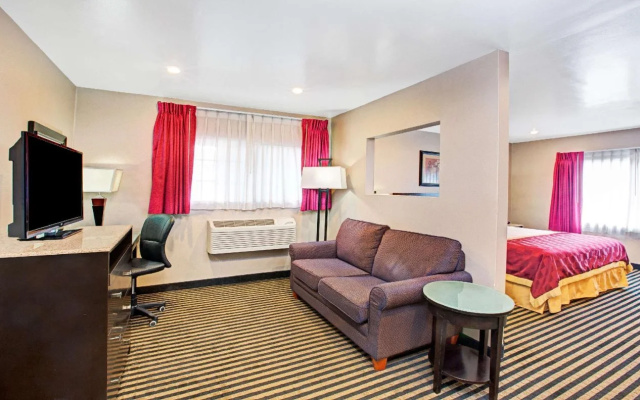 photo 3 of Ramada by Wyndham Marina del Rey
