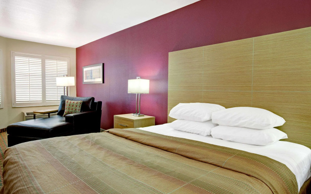 photo 3 of Ramada Limited San Francisco Airport North
