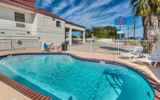 photo 3 of Motel 6 San Marcos TX North