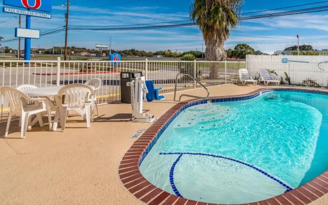 photo 5 of Motel 6 San Marcos TX North
