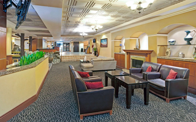 photo 2 of The Live Hotel