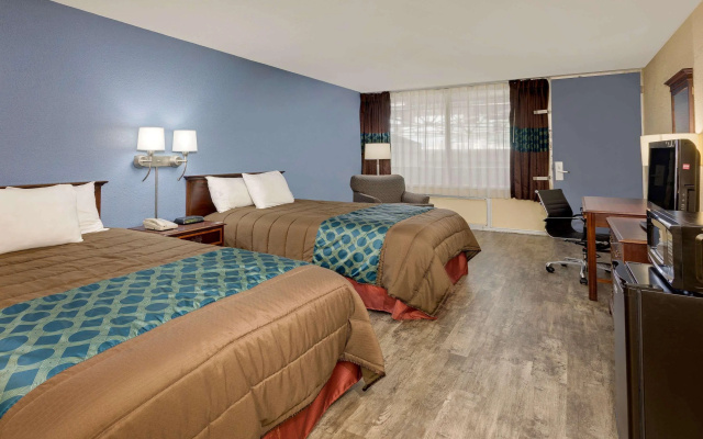 photo 3 of Days Inn by Wyndham Montgomery Near AUM