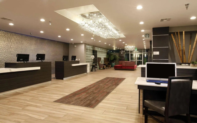 photo 2 of Radisson Hotel Oakland Airport