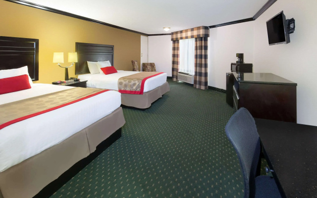 photo 3 of Ramada by Wyndham Ontario