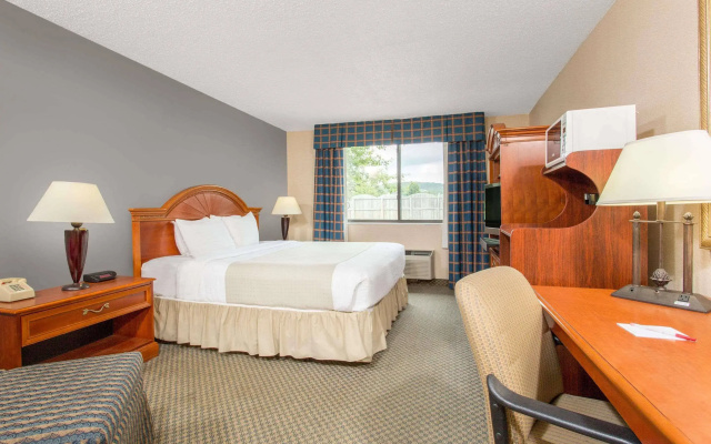 photo 4 of Ramada by Wyndham Painted Post Corning