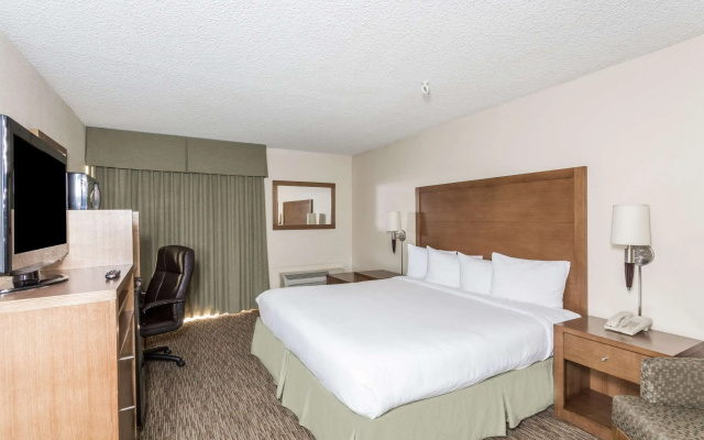 photo 4 of The Grand Inn