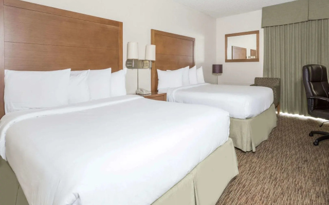 photo 5 of The Grand Inn