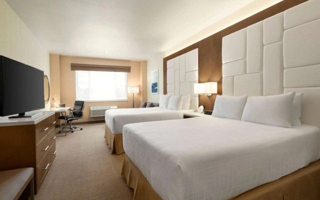 photo 3 of Wyndham Anaheim