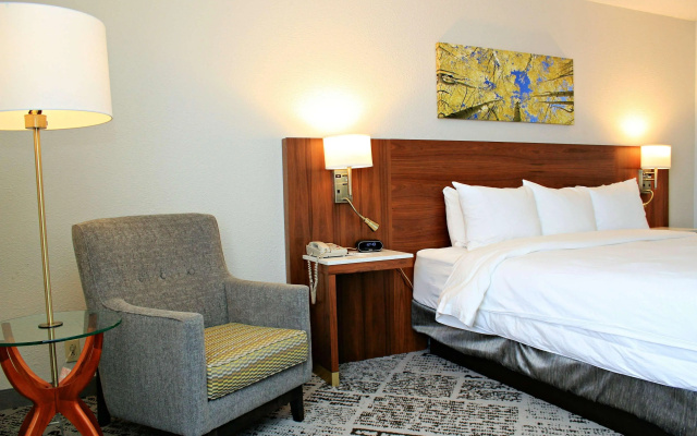 photo 2 of Plaza Hotel Denver