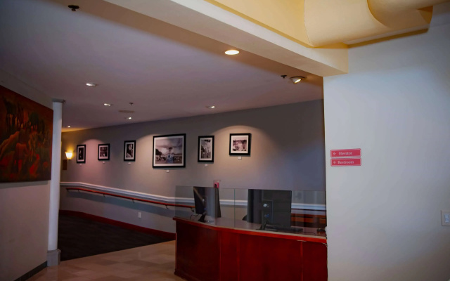 photo 2 of Ramada Plaza by Wyndham Garden Grove/Anaheim South
