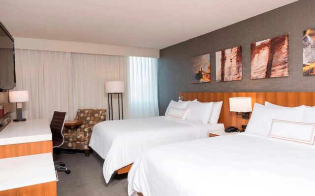 photo 3 of The Center Hotel Grand Rapids Airport