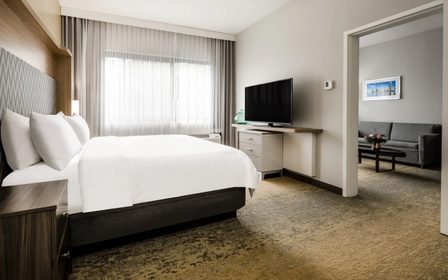 photo 4 of Holiday Inn Long Island-Islip Arpt East by IHG