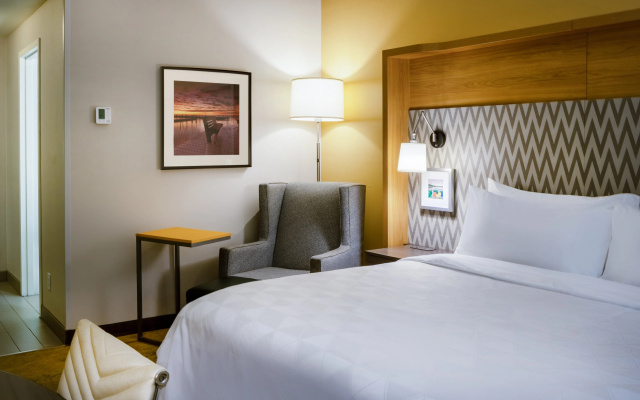 photo 5 of Holiday Inn Long Island-Islip Arpt East by IHG
