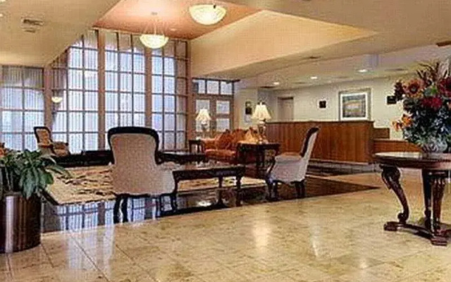photo 2 of Radisson Hotel Milwaukee Airport