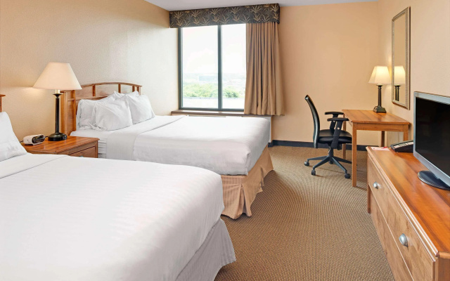 photo 4 of Ramada Plaza by Wyndham Omaha