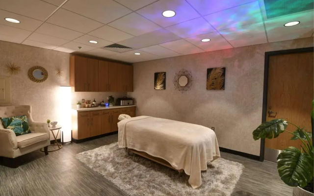 photo 5 of OASIS & CONV. CENTER, An Ascend Collection Member
