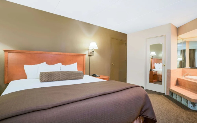photo 3 of Ramada Plymouth Hotel And Conference Center