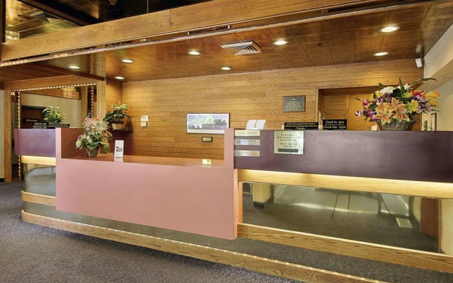 photo 2 of Ramada Portland Airport