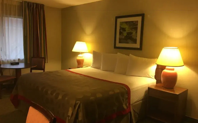 photo 4 of Ramada Portland Airport