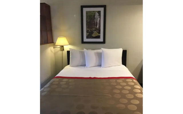 photo 3 of Ramada by Wyndham Portland Airport