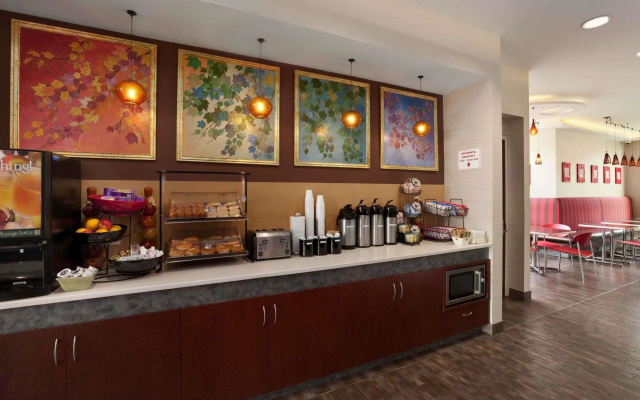 photo 3 of Ramada Rockville Centre