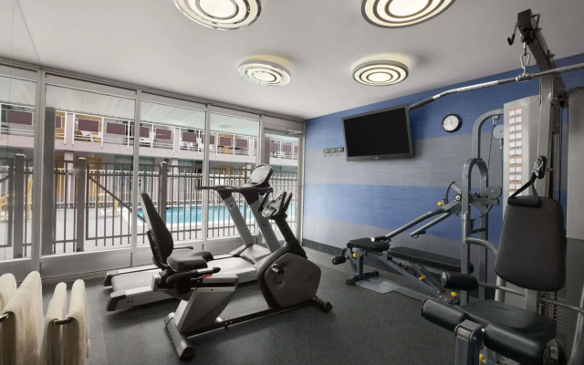 photo 5 of Ramada Rockville Centre