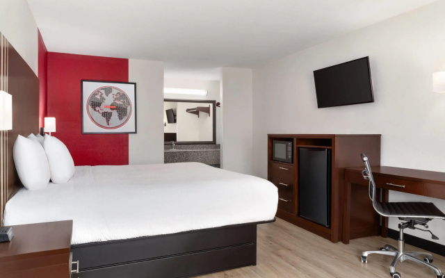 photo 3 of Ramada by Wyndham San Antonio Near SeaWorld/Lackland AFB