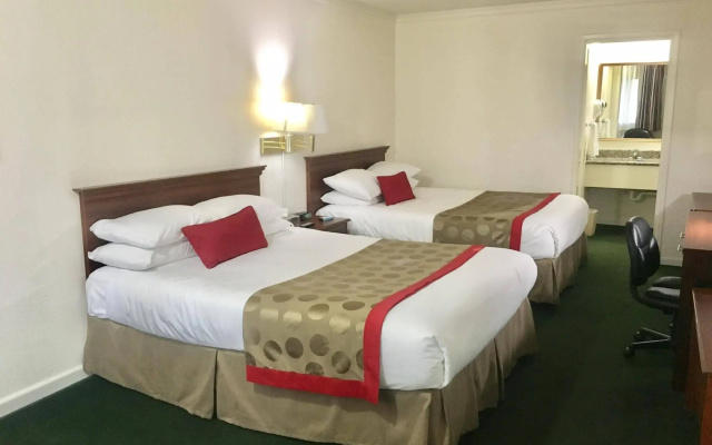 photo 2 of Pacific Motor Inn