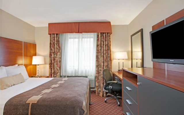 photo 4 of Ramada Hotel Staten Island