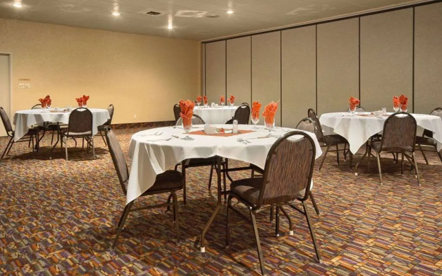 photo 2 of Ramada Sterling