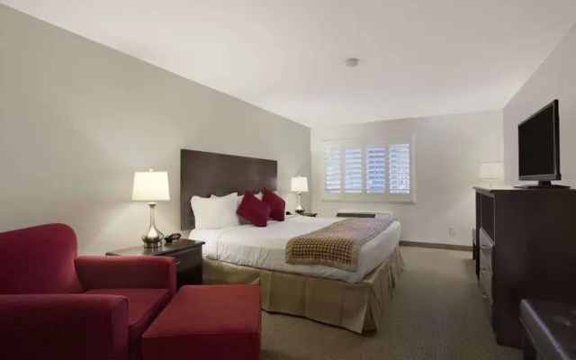 photo 5 of Ramada By Wyndham Tempe at Arizona Mills Mall