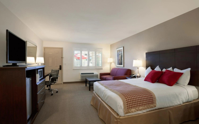 photo 5 of Infinity Inn & Suites