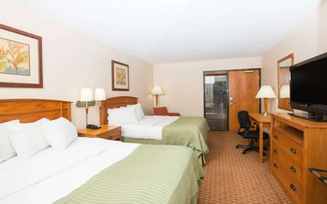 photo 5 of Ramada Tropics Resort / Conference Center Des Moines