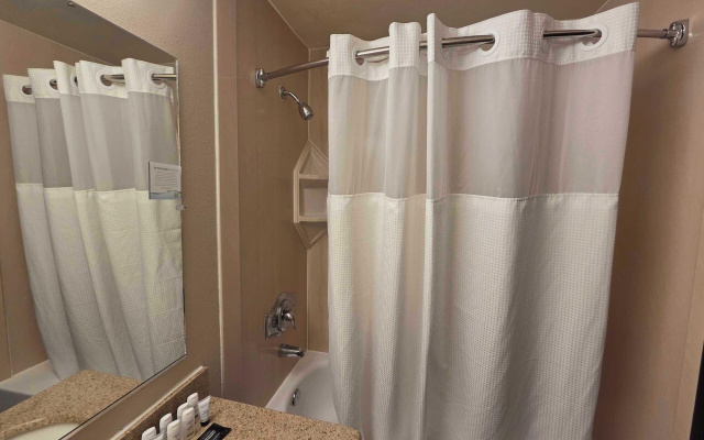 photo 4 of Ramada By Wyndham Tukwila Southcenter