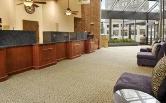 photo 3 of Ramada Waterloo Hotel and Convention Center