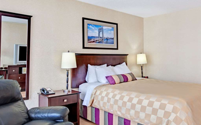 photo 4 of Ramada Wayne Fairfield Area