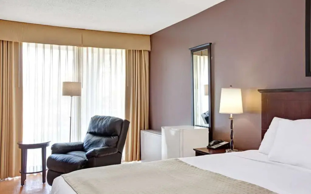 photo 5 of Ramada Wayne Fairfield Area