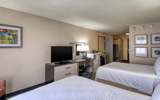 photo 4 of Holiday Inn Hotel & Suites Atlanta Airport-North