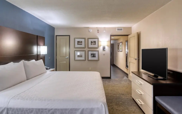 photo 5 of Holiday Inn Hotel & Suites Atlanta Airport-North
