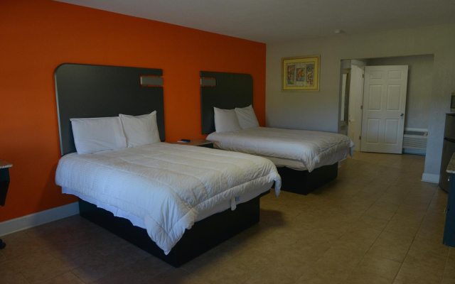photo 5 of Rodeway Inn & Suites Winter Haven Chain Of Lakes