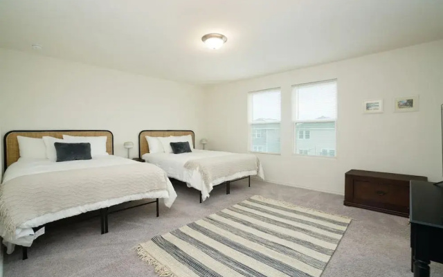 photo 5 of Sleeps 13 Near Seaworld Lackland 4BR