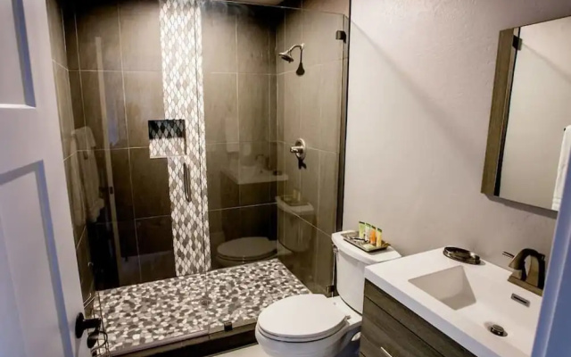 photo 5 of Raven Suite at Rellik House. Winery & Alpaca Farm